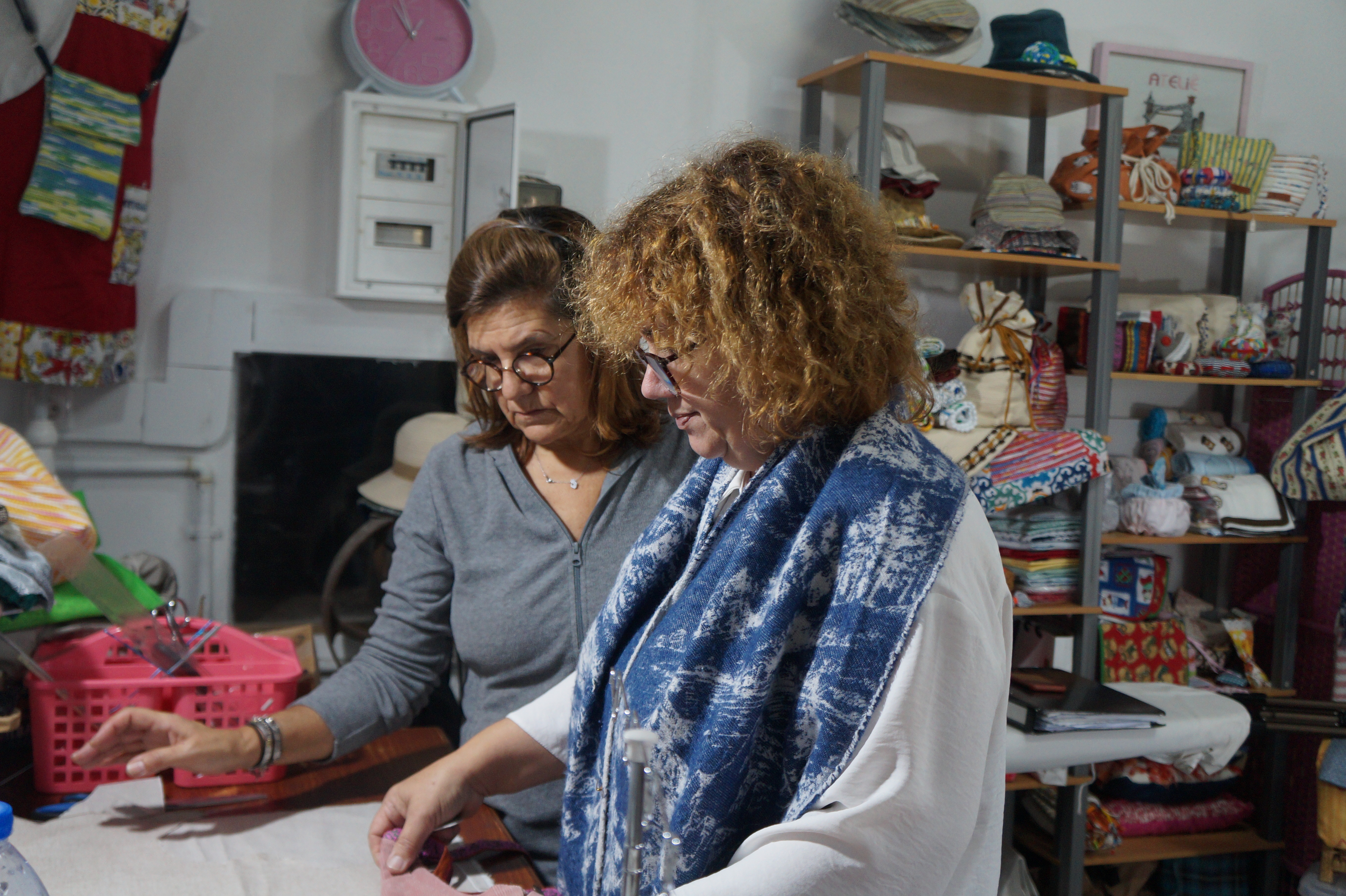 No atelier da Gigi ensina-se a arte de costurar (c/vídeo)