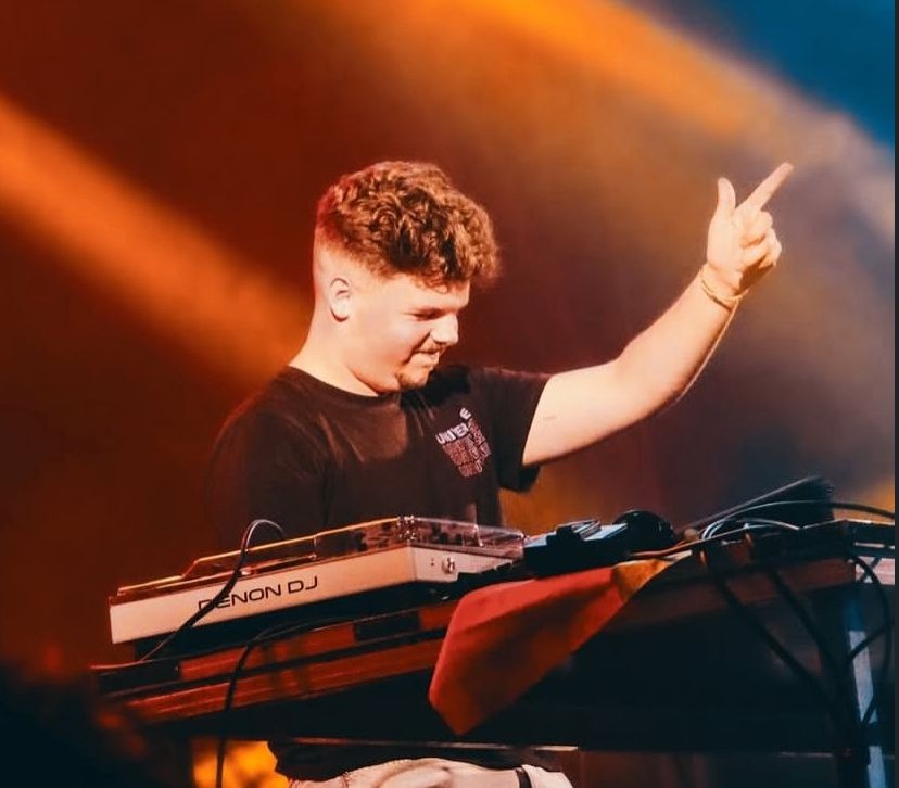 De Concavada para os grandes palcos: a ascensão de DJ Cloudz